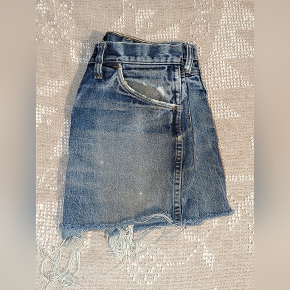 Fire resistant distressed cutoff shorts. - Picture 2 of 7